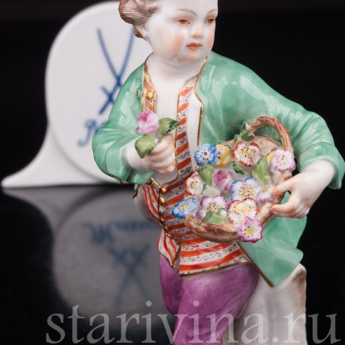 Фарфоровая статуэтка Мальчик с корзиной цветов Meissen, Германия, 1951 г.