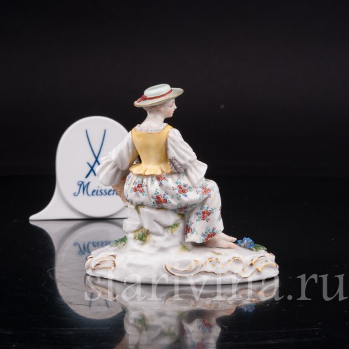 Фигурка из фарфора Девушка с курицей, Meissen, Германия, сер 19 - нач 20 вв.