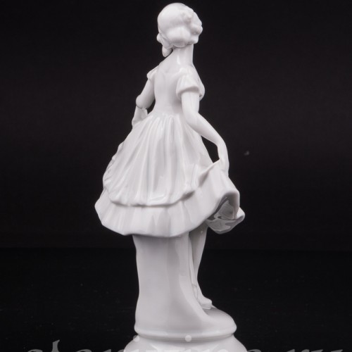 Статуэтка из фарфора Танцующая девушка, Volkstedt, Германия, сер. 20 в.