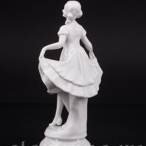 Статуэтка из фарфора Танцующая девушка, Volkstedt, Германия, сер. 20 в.
