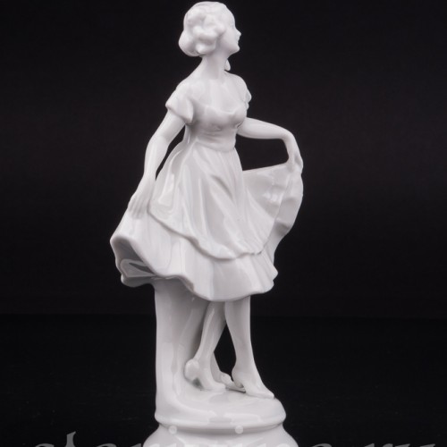 Статуэтка из фарфора Танцующая девушка, Volkstedt, Германия, сер. 20 в.