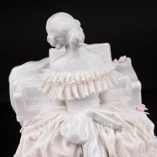 Статуэтка из фарфора Девушка за клавесином, кружевная, Unterweissbach, Германия, 1958-76 гг.