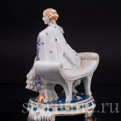 Фарфоровая статуэтка Дама с цветной шалью, кружевная, E. A. Muller, Германия, 1890-1927 ГГ.