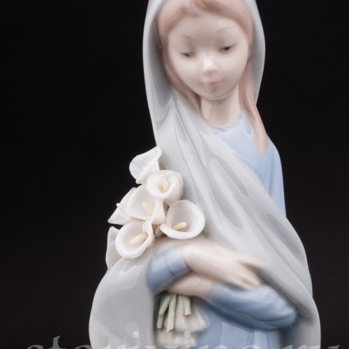 Фигурка девушки из фарфора Девушка с каллами, Lladro, Испания, вт. пол. 20 века.