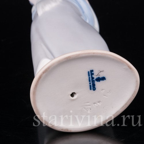 Фигурка девушки из фарфора Девушка с каллами, Lladro, Испания, вт. пол. 20 века.