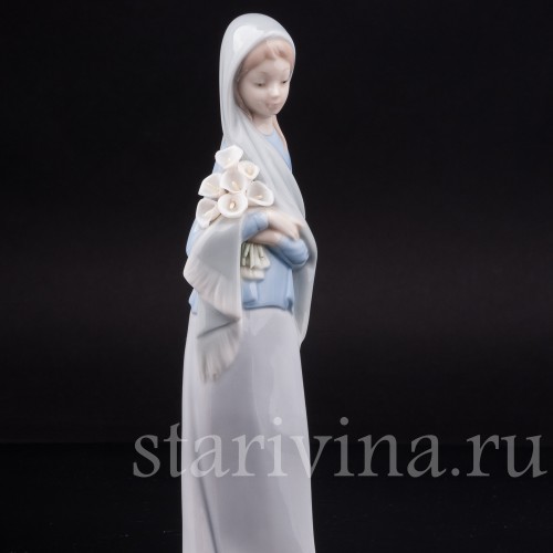 Фигурка девушки из фарфора Девушка с каллами, Lladro, Испания, вт. пол. 20 века.