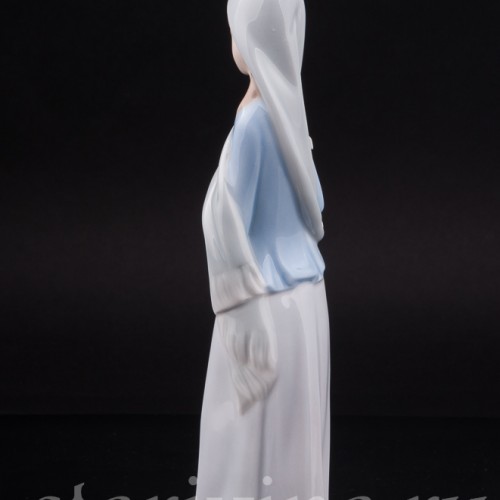 Фигурка девушки из фарфора Девушка с каллами, Lladro, Испания, вт. пол. 20 века.