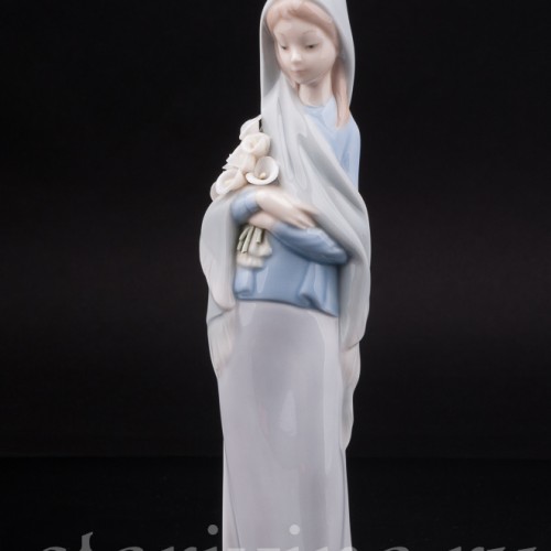 Фигурка девушки из фарфора Девушка с каллами, Lladro, Испания, вт. пол. 20 века.