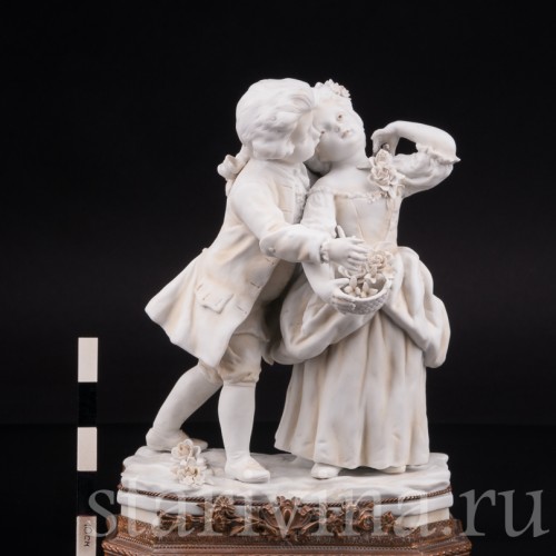 Фарфоровая статуэтка Юные влюбленные, Volkstedt, Германия, кон. 19 - нач. 20 вв.