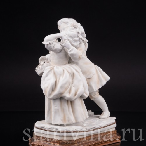 Фарфоровая статуэтка Юные влюбленные, Volkstedt, Германия, кон. 19 - нач. 20 вв.