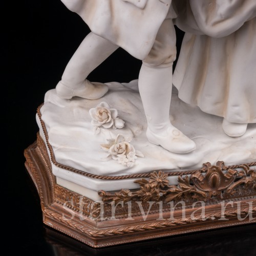 Фарфоровая статуэтка Юные влюбленные, Volkstedt, Германия, кон. 19 - нач. 20 вв.