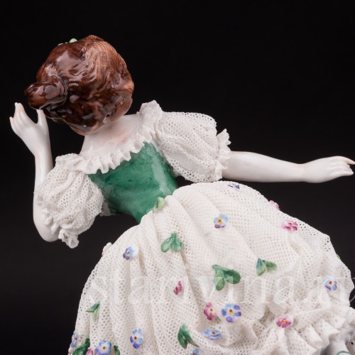 Фарфоровая статуэтка балерины Тамара Карсавина в роли Коломбины, кружевная, Дрезден, Германия, до 1935 года.