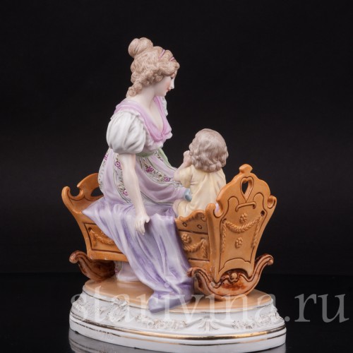 Фарфоровая статуэтка У колыбели, Dressel, Kister & Co, Германия, нач. 20 в.