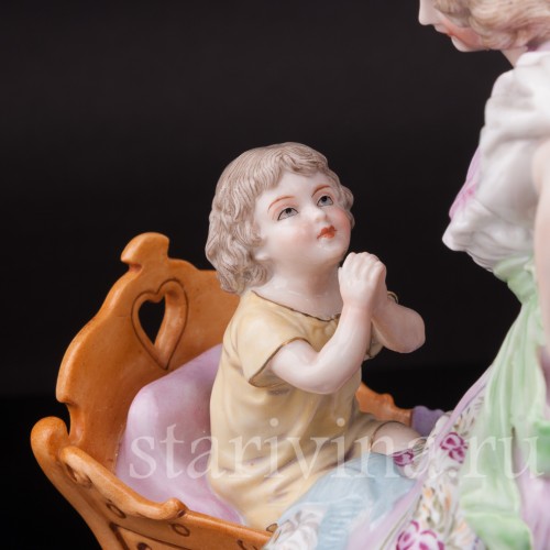 Фарфоровая статуэтка У колыбели, Dressel, Kister & Co, Германия, нач. 20 в.