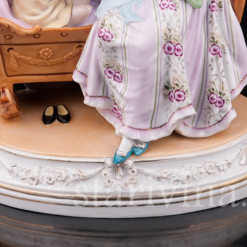 Фарфоровая статуэтка У колыбели, Dressel, Kister & Co, Германия, нач. 20 в.