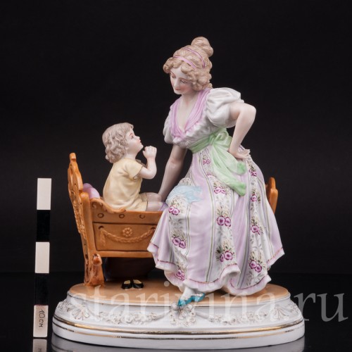 Фарфоровая статуэтка У колыбели, Dressel, Kister & Co, Германия, нач. 20 в.
