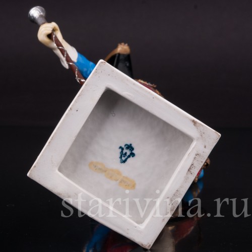 Коллекционная статуэтка из фарфора Тамбурмажор, Adrien Van Gerdinge, Франция, вт. пол. 20 в.