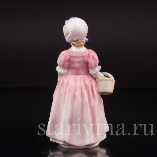 Фигурка девочки из фарфора Звенящий колокольчик, Royal Doulton, Великобритания, пер. пол. 20 века.