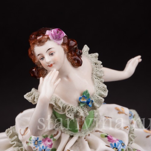 Фарфоровая статуэтка Балерина в зеленом платье, кружевная, Volkstedt, Германия, вт. пол. 20 в.