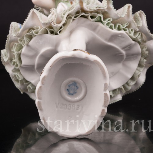 Фарфоровая статуэтка Балерина в зеленом платье, кружевная, Volkstedt, Германия, вт. пол. 20 в.