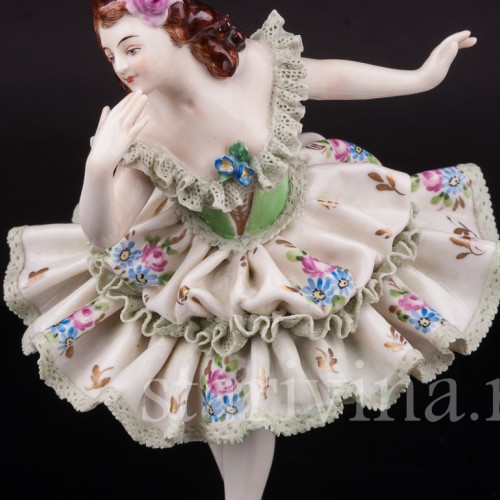 Фарфоровая статуэтка Балерина в зеленом платье, кружевная, Volkstedt, Германия, вт. пол. 20 в.