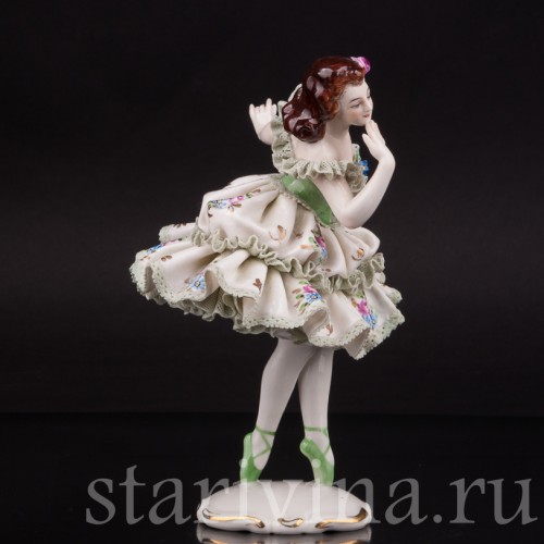 Фарфоровая статуэтка Балерина в зеленом платье, кружевная, Volkstedt, Германия, вт. пол. 20 в.