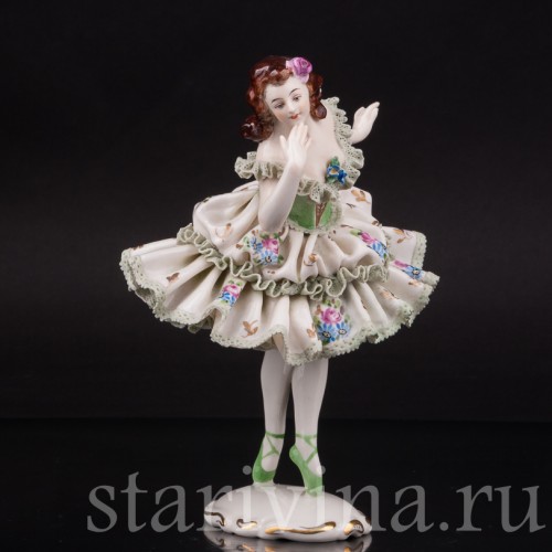 Фарфоровая статуэтка Балерина в зеленом платье, кружевная, Volkstedt, Германия, вт. пол. 20 в.