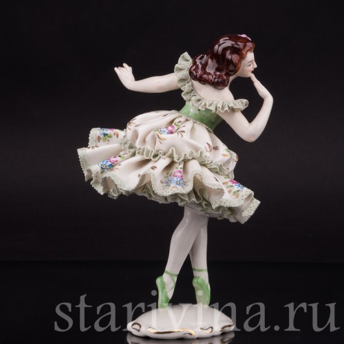 Фарфоровая статуэтка Балерина в зеленом платье, кружевная, Volkstedt, Германия, вт. пол. 20 в.