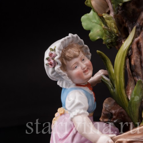 Фарфоровая композиция Дети на качелях, вазочка в виде дуба, Richard Eckert & Co, Германия, кон. 19.