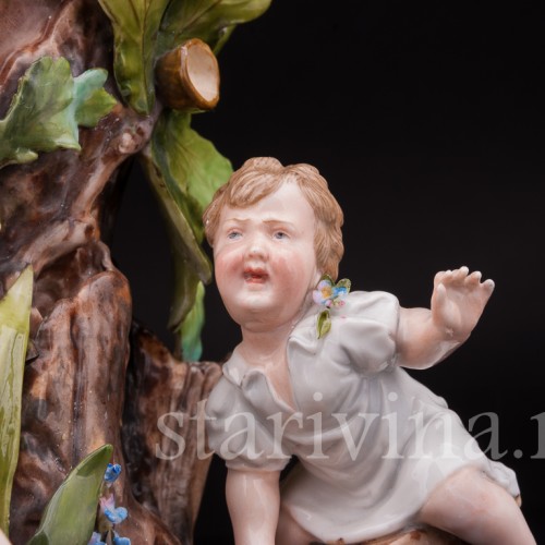 Фарфоровая композиция Дети на качелях, вазочка в виде дуба, Richard Eckert & Co, Германия, кон. 19.