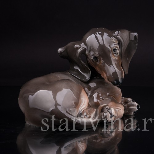 Фарфоровая статуэтка собаки Лежащая такса, Rosenthal, Германия, 1929 год.