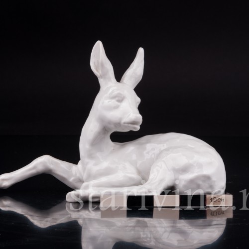 Фигурка из фарфора Лежащий оленёнок, Schaubach Kunst, Германия.