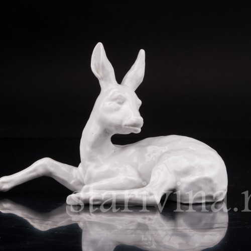 Фигурка из фарфора Лежащий оленёнок, Schaubach Kunst, Германия.