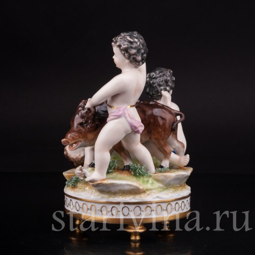 Фарфоровая статуэтка Путти с кабаном, Дрезден, Германия, нач. 20 в.