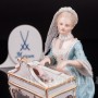 Фарфоровая статуэтка Девушка за клавикордом, аллегория слуха, кружевная, Meissen, Германия, 19 век.