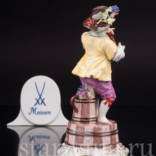 Фарфоровая статуэтка Мальчик с флейтой на бочке, Meissen, Германия, пер. пол. 20 в.