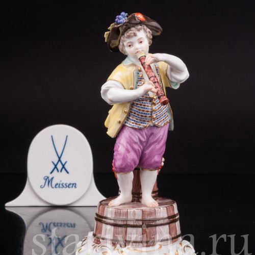 Фарфоровая статуэтка Мальчик с флейтой на бочке, Meissen, Германия, пер. пол. 20 в.