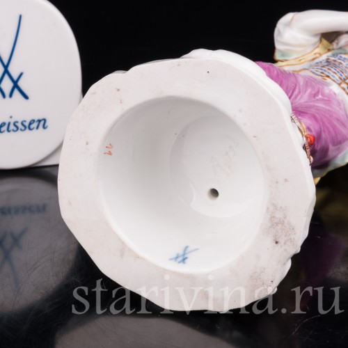 Фарфоровая статуэтка Мальчик с флейтой на бочке, Meissen, Германия, пер. пол. 20 в.