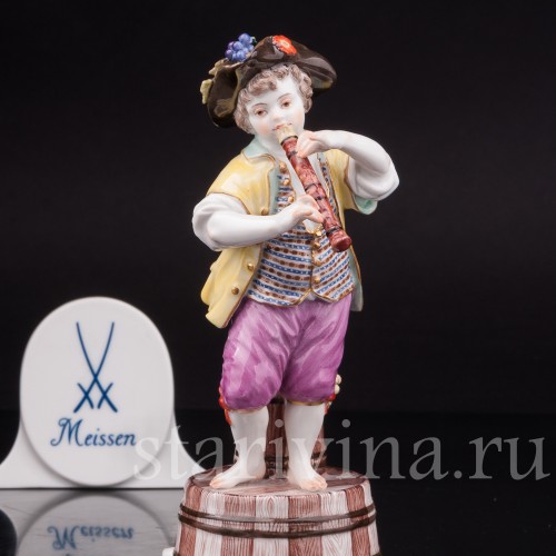 Фарфоровая статуэтка Мальчик с флейтой на бочке, Meissen, Германия, пер. пол. 20 в.