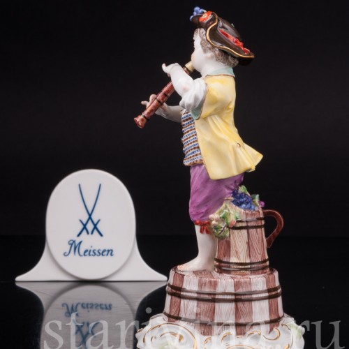 Фарфоровая статуэтка Мальчик с флейтой на бочке, Meissen, Германия, пер. пол. 20 в.