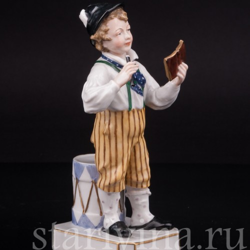Статуэтка из фарфора Мальчик с флейтой, Dressel, Kister & Co, Германия, кон. 19 в.