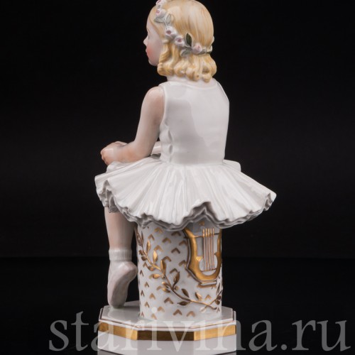 Фарфоровая фигурка Балерина на стуле, Royal Copenhagen, Дания, 1944 год.