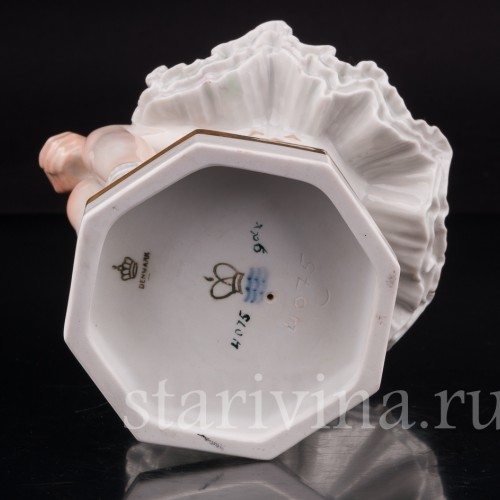 Фарфоровая фигурка Балерина на стуле, Royal Copenhagen, Дания, 1944 год.