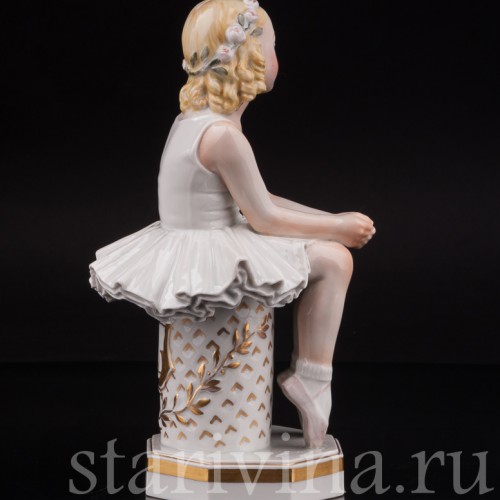 Фарфоровая фигурка Балерина на стуле, Royal Copenhagen, Дания, 1944 год.