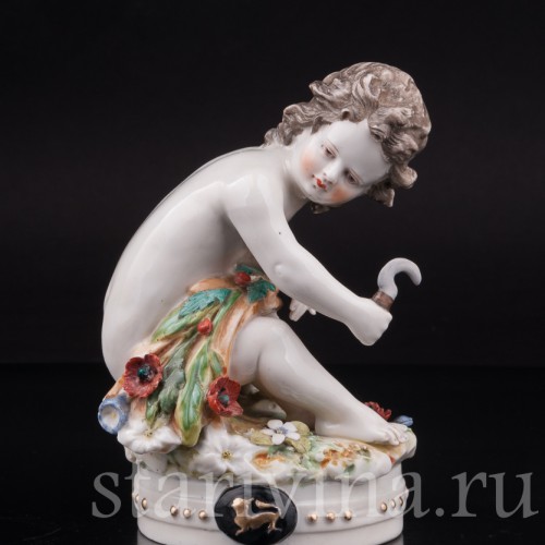 Фигурка из фарфора Аллегория лета, девочка с серпом, Ackermann & Fritze, Германия, пер. пол. 20 века.