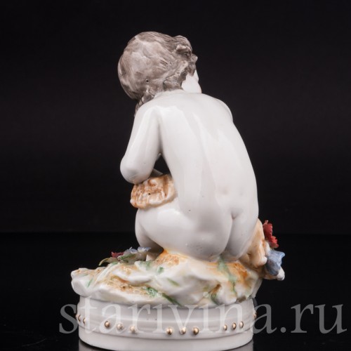 Фигурка из фарфора Аллегория лета, девочка с серпом, Ackermann & Fritze, Германия, пер. пол. 20 века.