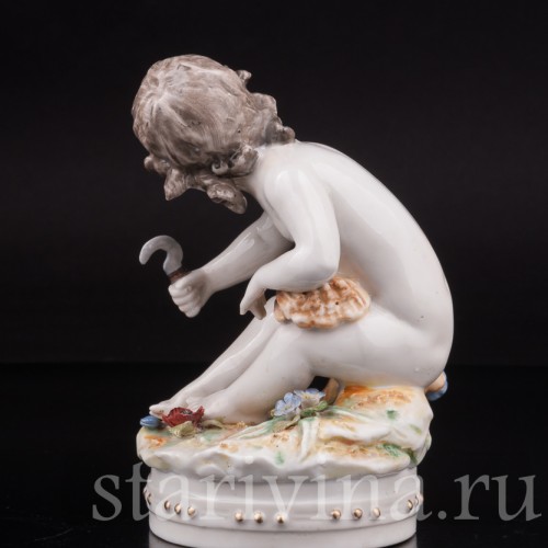 Фигурка из фарфора Аллегория лета, девочка с серпом, Ackermann & Fritze, Германия, пер. пол. 20 века.