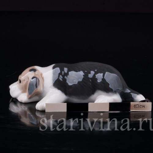 Лежащий щенок бигля, Royal Copenhagen, Дания