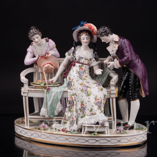 Фарфоровая композиция Сценка у скамейки, кружевная, Volkstedt, Германия, до 1935 г.