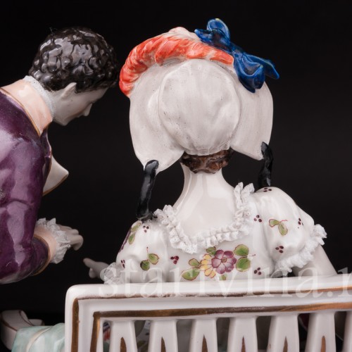 Фарфоровая композиция Сценка у скамейки, кружевная, Volkstedt, Германия, до 1935 г.